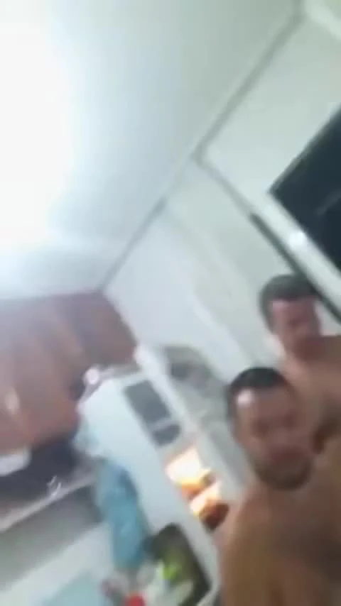 2 erkekle takılan Türk şişman hatun