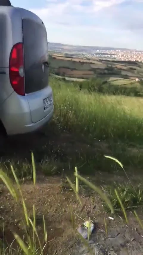 Doblonun arkasında arkadaşının karısını sikiyor