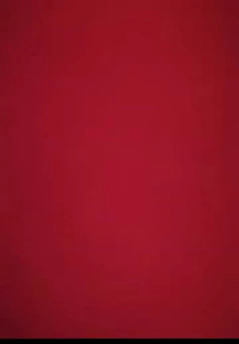 Kırmızı loş ışıkta grup sex