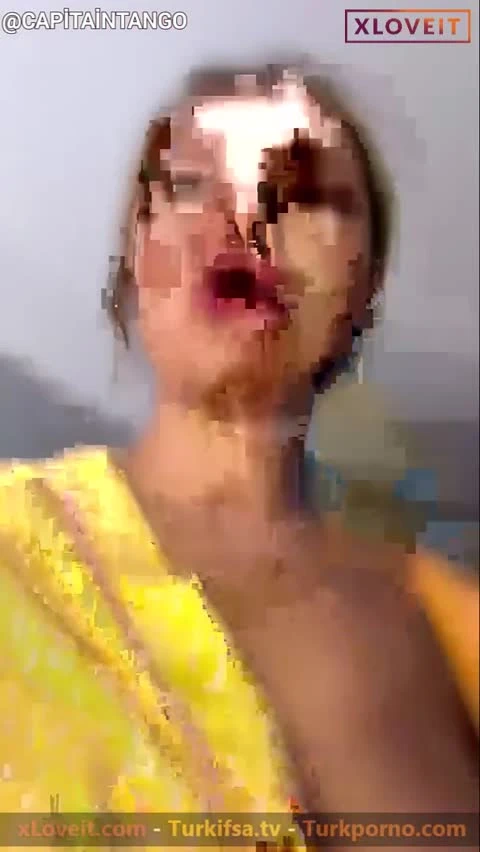 Tango Açelya yayında dildo meme show