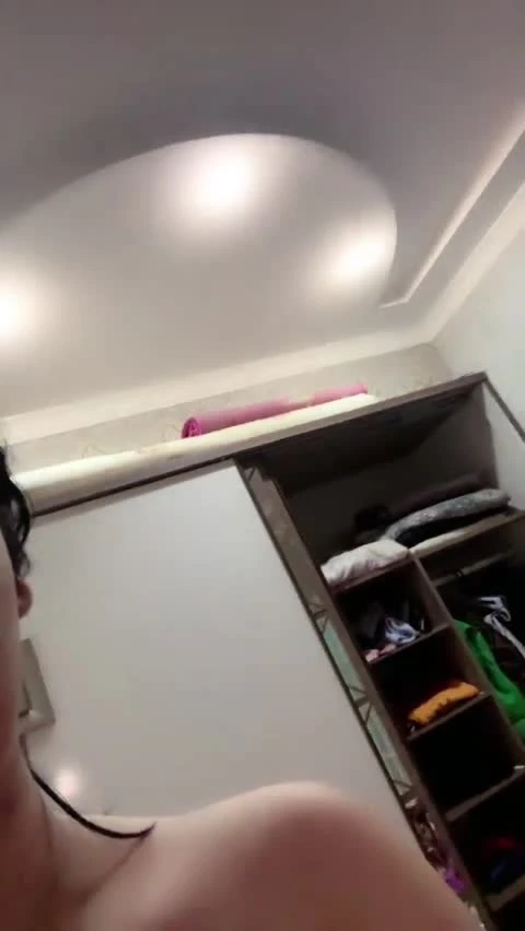 Yayında şampanya dileniyor