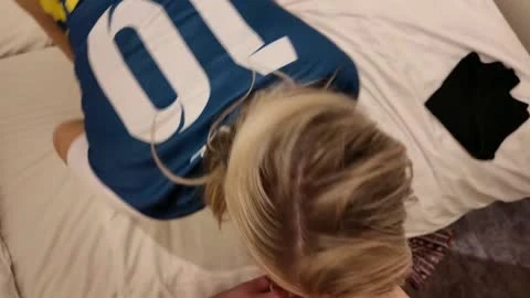 Fenerbahçeli üvey annesini sikiyor