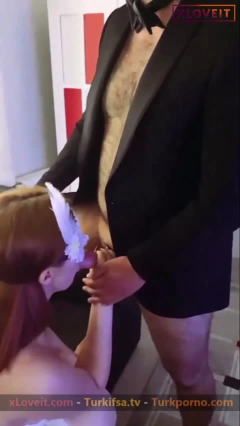 Hottie Kitty dölün tadına bakıyor